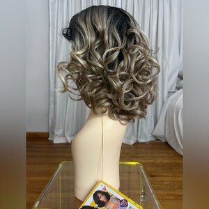 NIB! Sensationnel Butta Lace 90’S Bangs 914